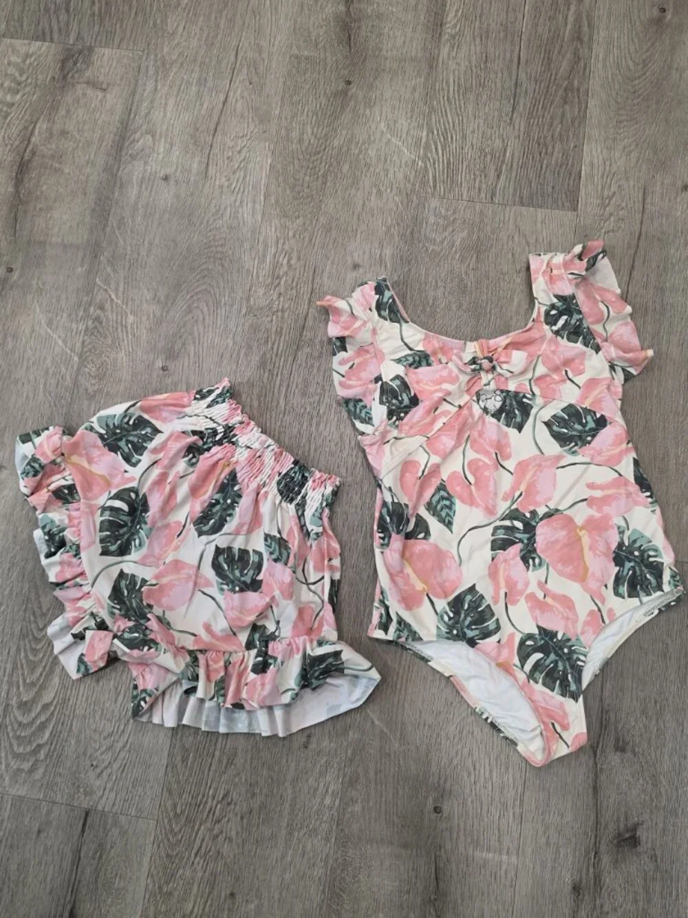 Jessica Simpson Girls Tropical Leaf Print One-Piece Swimsuit Ruffle Shorts Set S